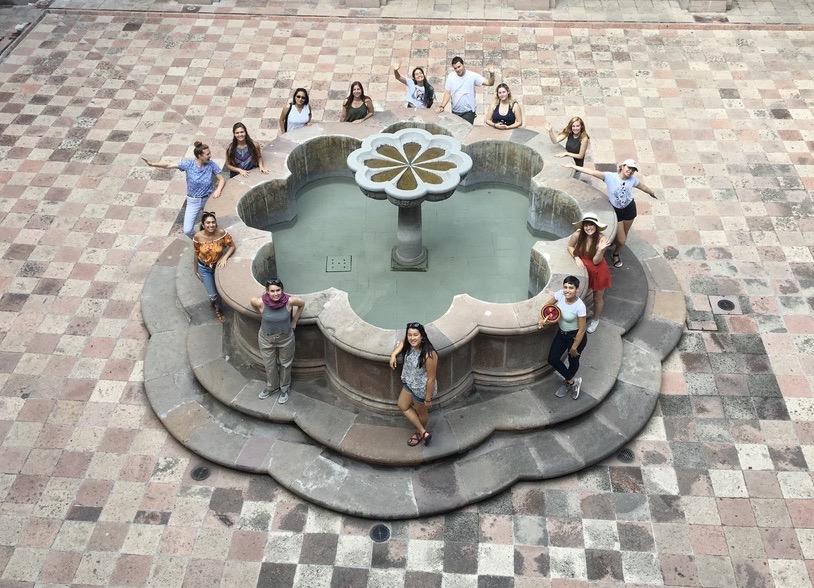 Guanajuato Mexico students around fountain